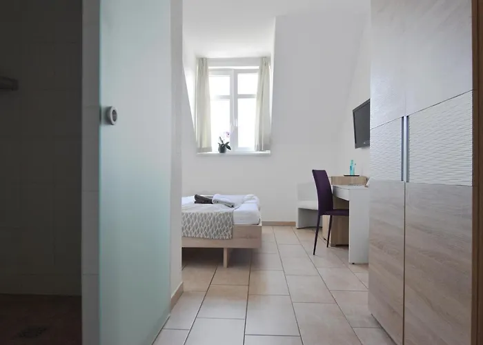 아파트 Pastori - Historische Lichtspielgasthaus Weilmunster